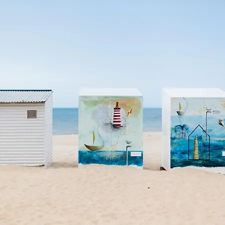 Near Sint-andre Beach, Cleaning Included 펜션 *
